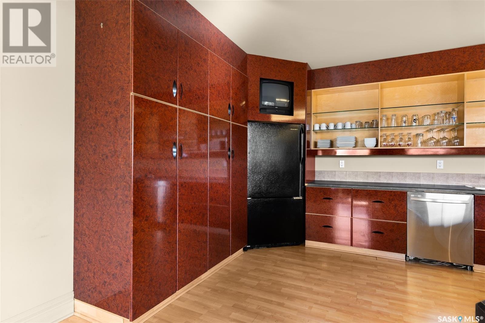 300 1821 Scarth STREET