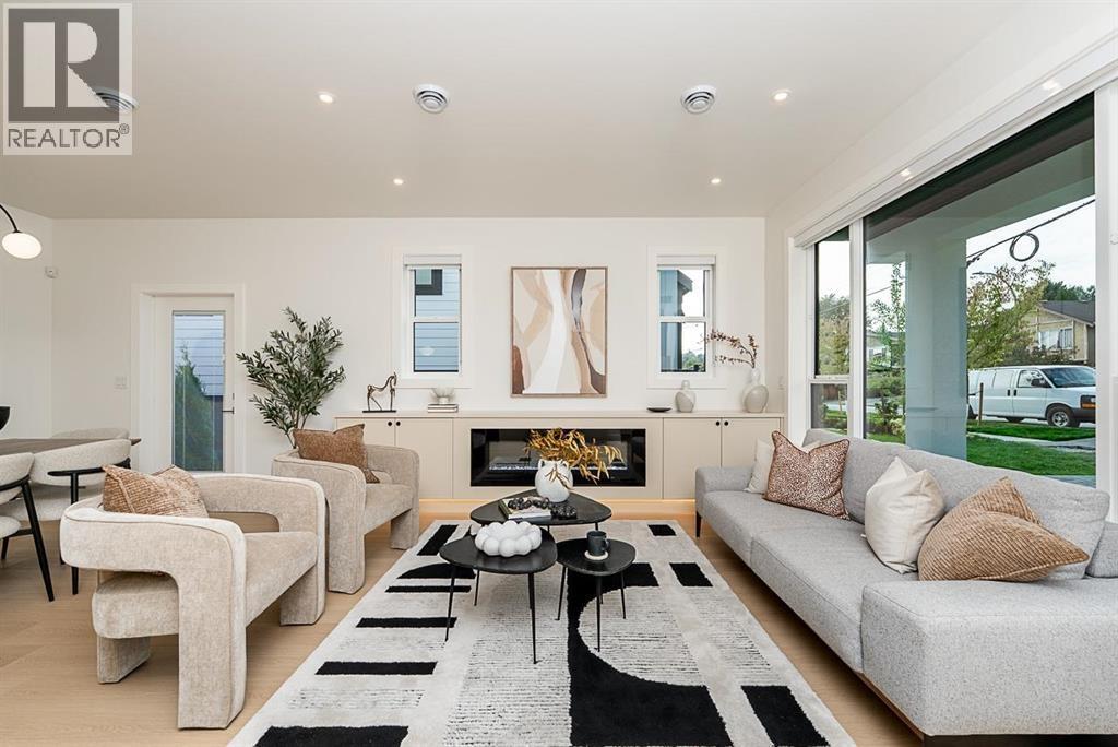 101 646 GIRARD AVENUE