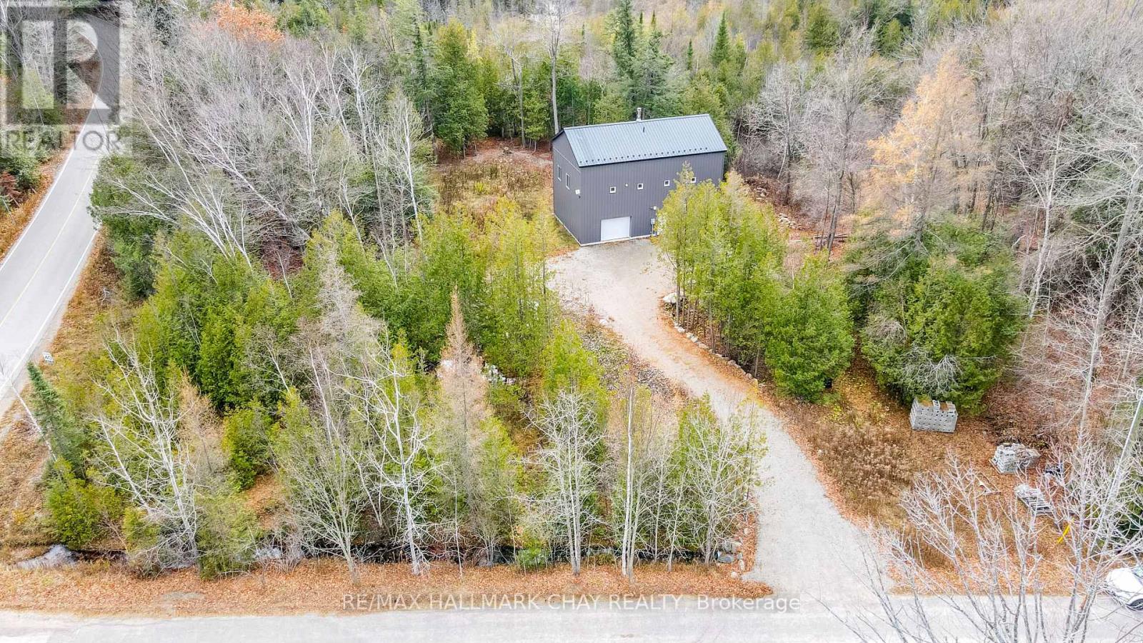 2576 CHAMPLAIN ROAD