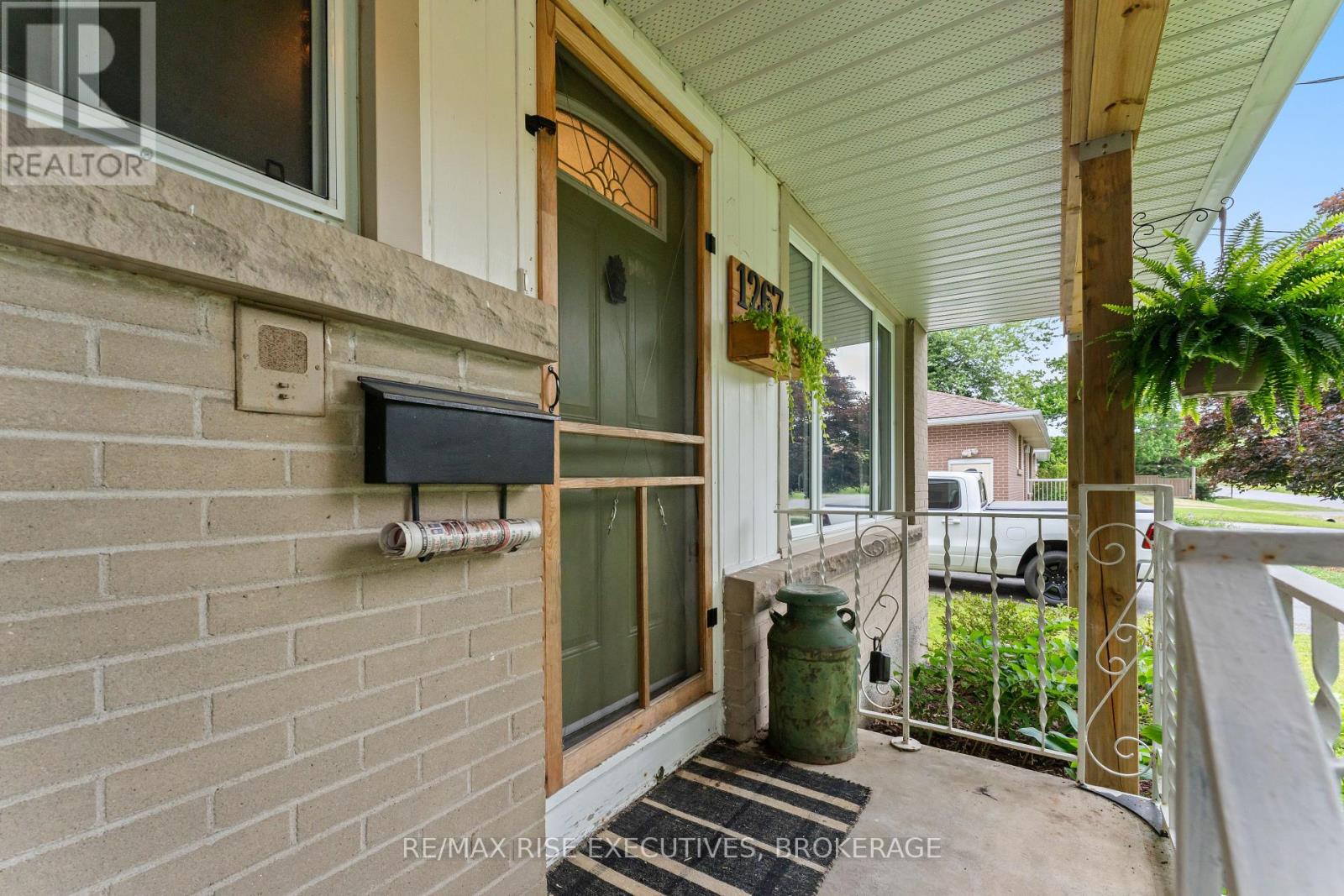 1267 LEYTON AVENUE