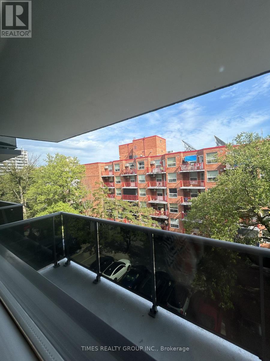 1004 - 15 WALMER ROAD