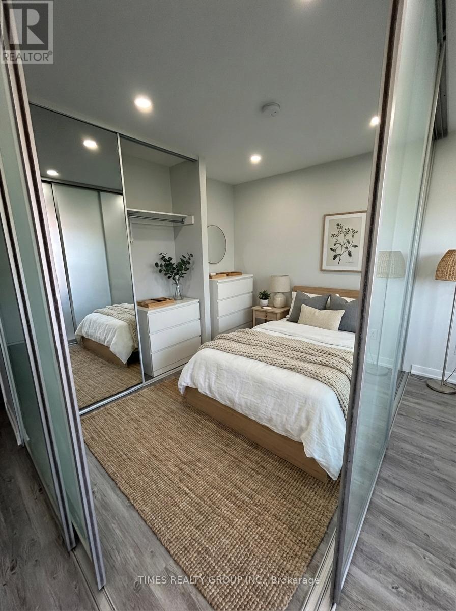 1004 - 15 WALMER ROAD