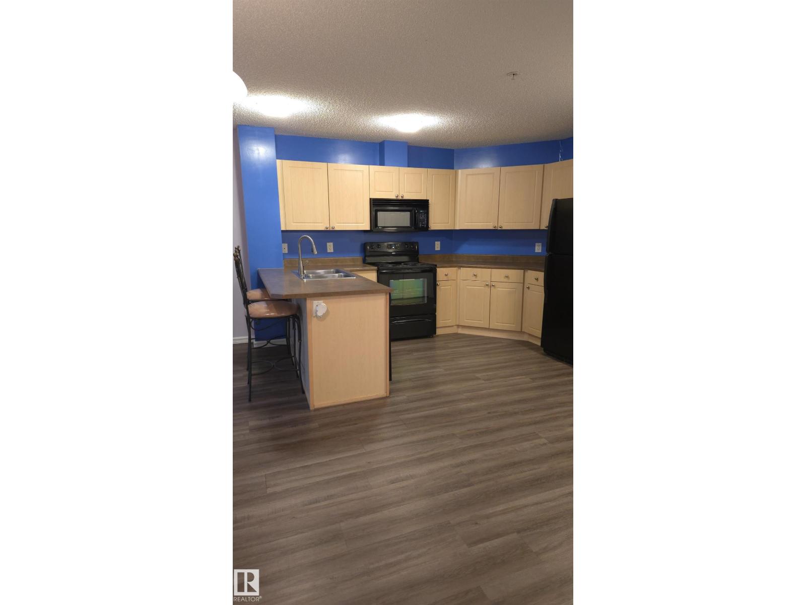 #109 4403 23 ST NW