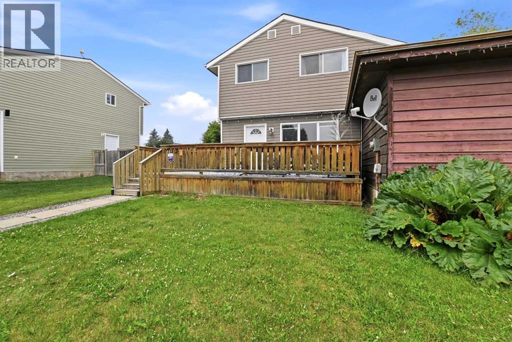 5753 53 Street Close