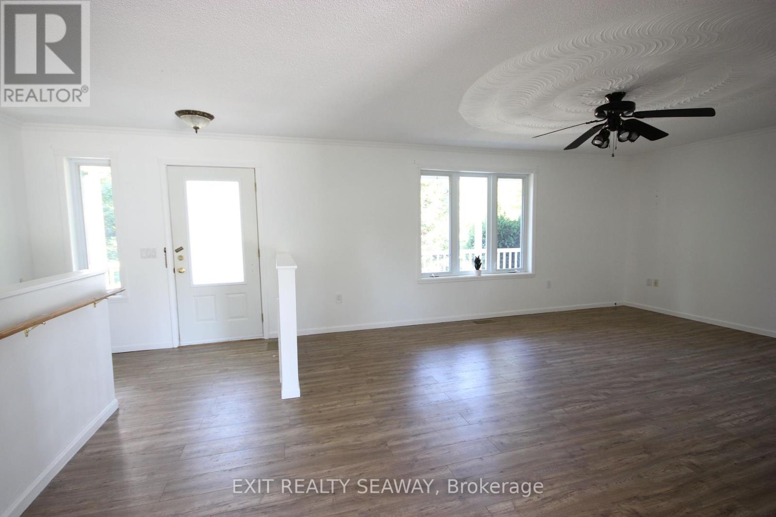 3395 LOCH GARRY ROAD N