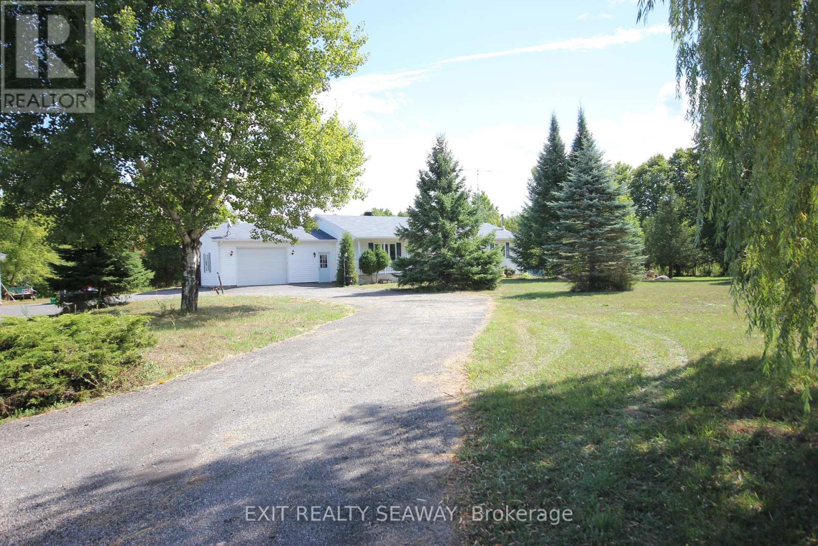 3395 LOCH GARRY ROAD N