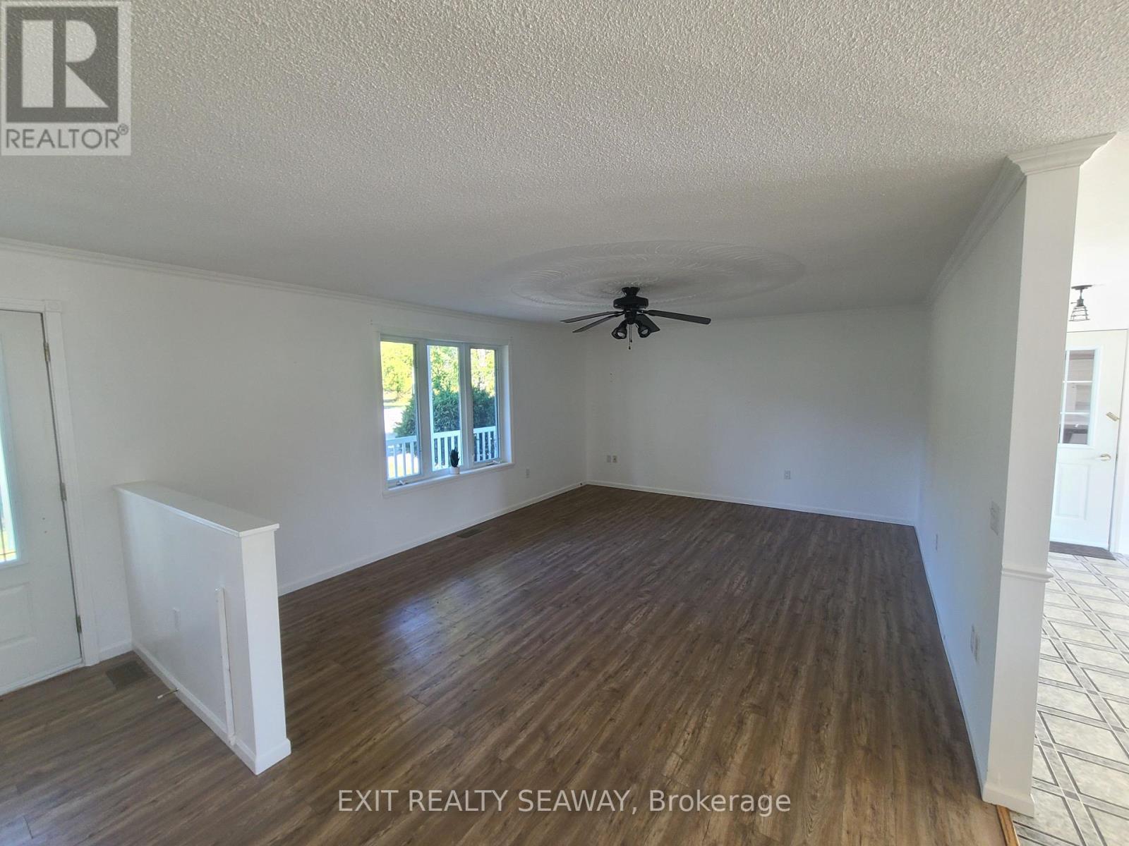 3395 LOCH GARRY ROAD N