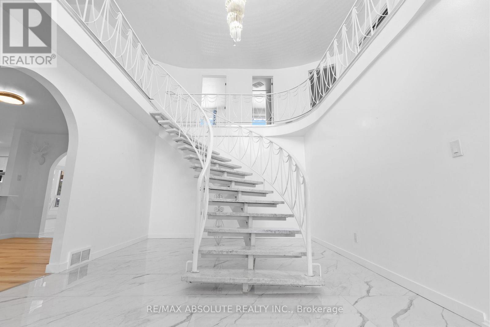 1444 NORMANDY CRESCENT