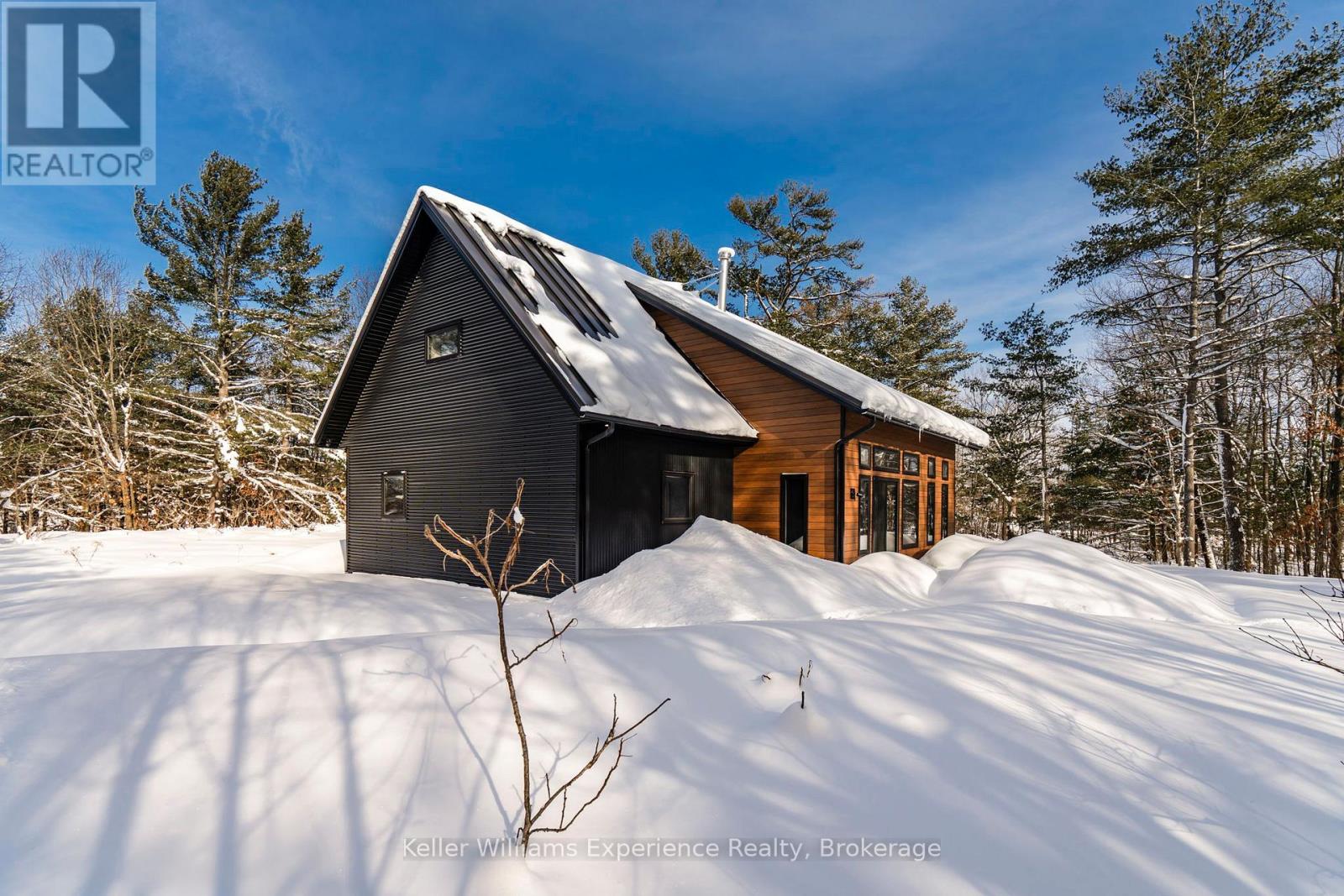 753 HONEY HARBOUR ROAD