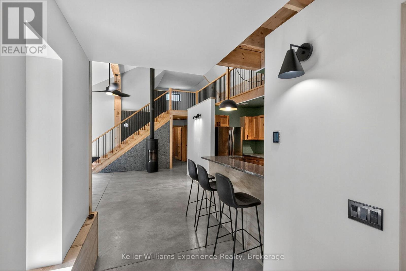 753 HONEY HARBOUR ROAD