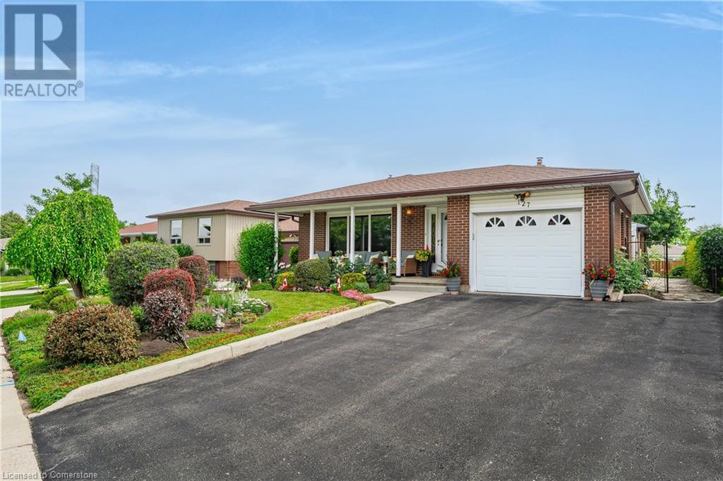 127 TOYNBEE Crescent