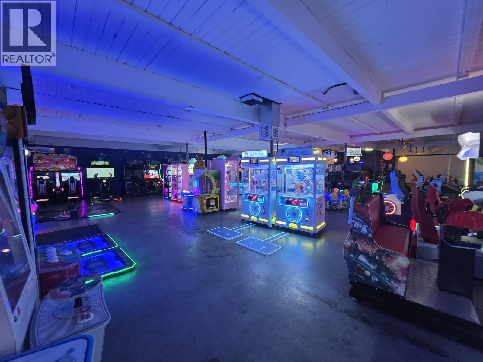 106 4717 LAKELSE AVENUE