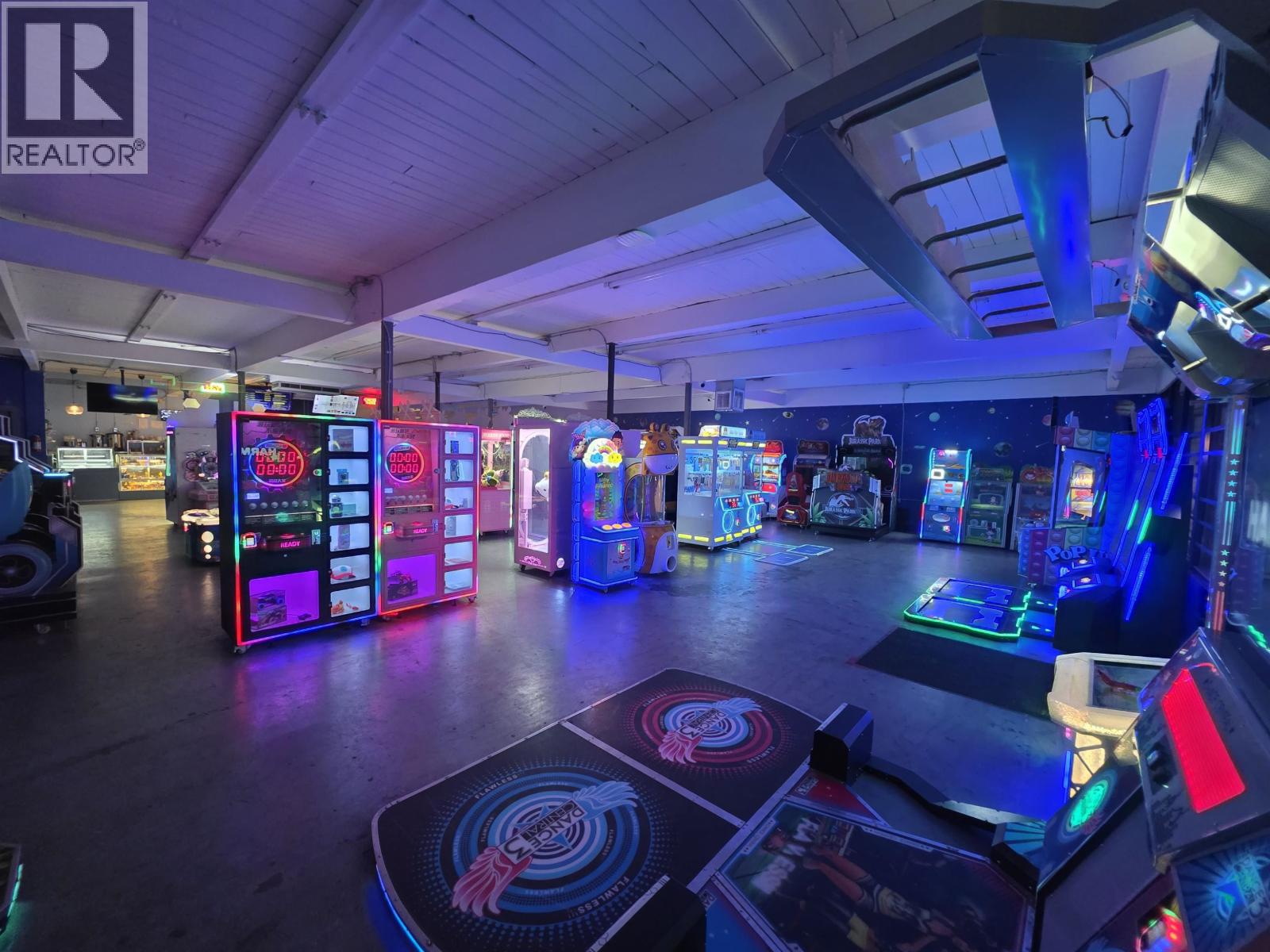 106 4717 LAKELSE AVENUE