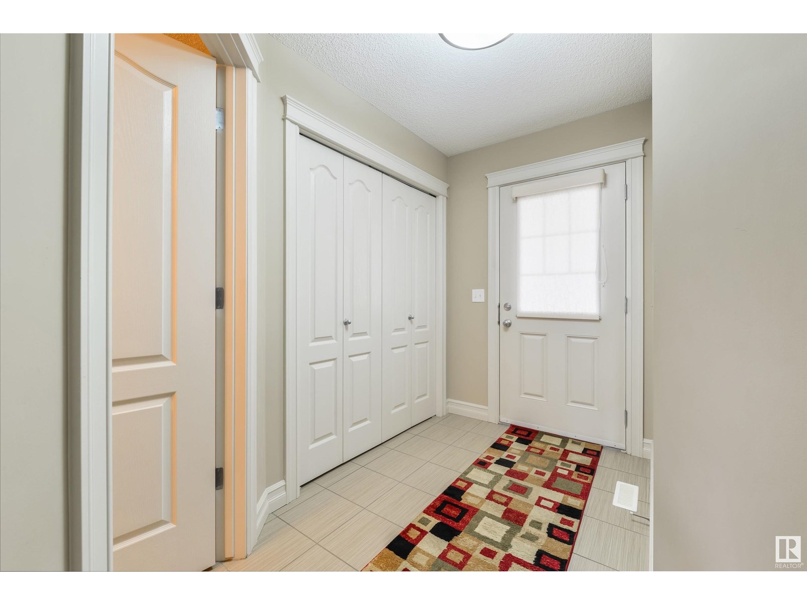 2404 CASSELMAN CR SW