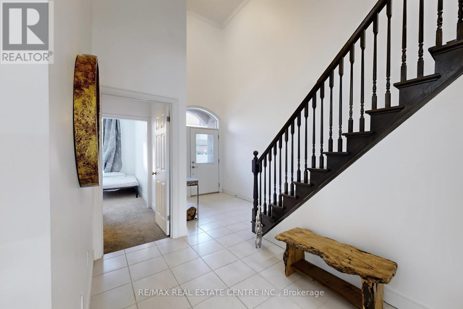 3 - 39 KAY CRESCENT