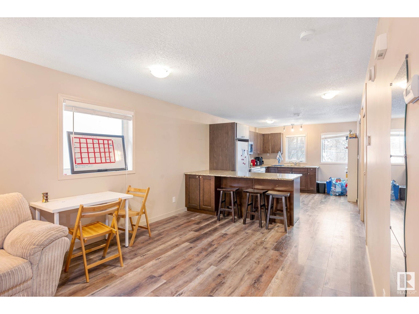 7712 110 ST NW
