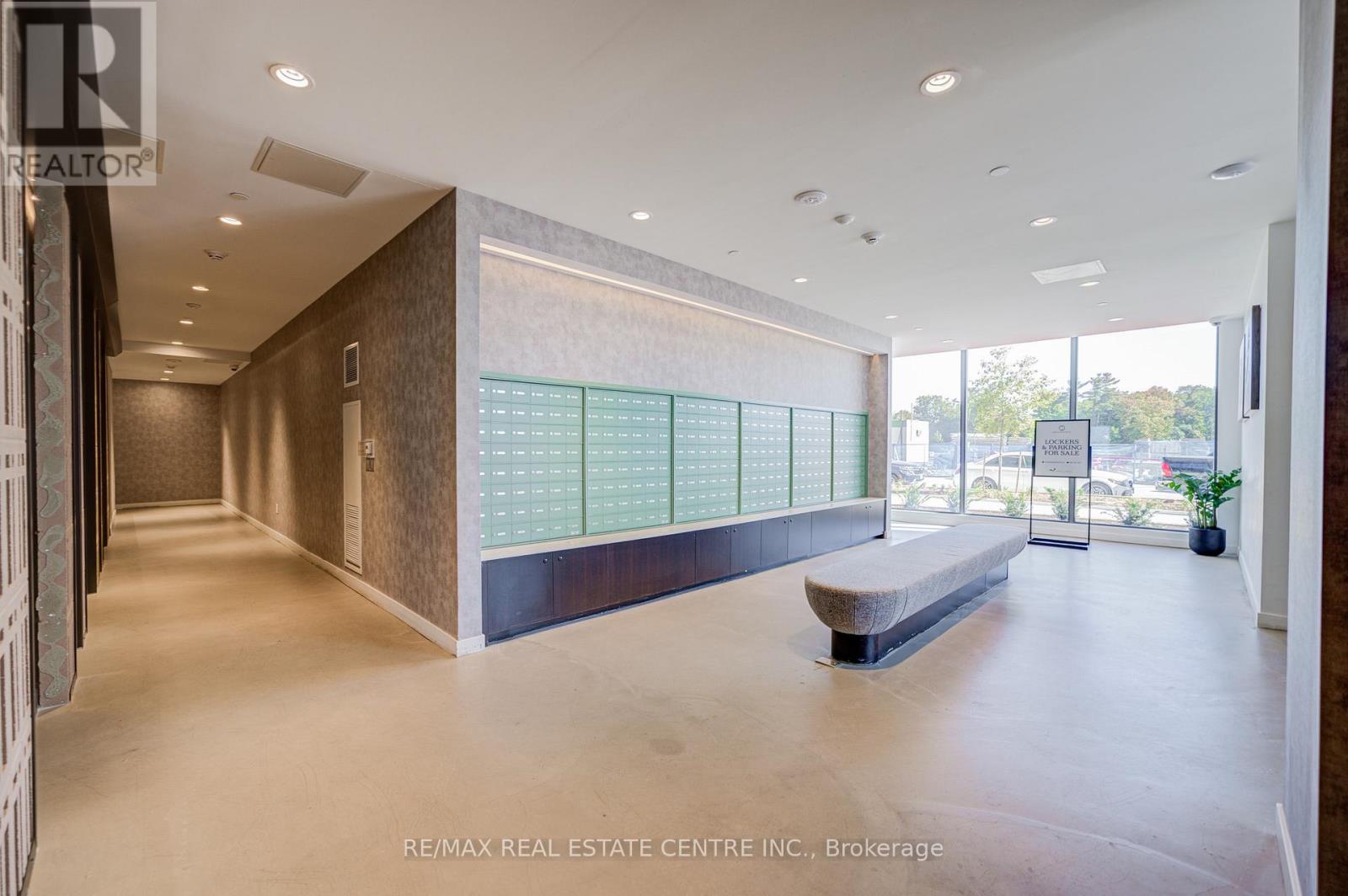 2204 - 474 CALDARI ROAD