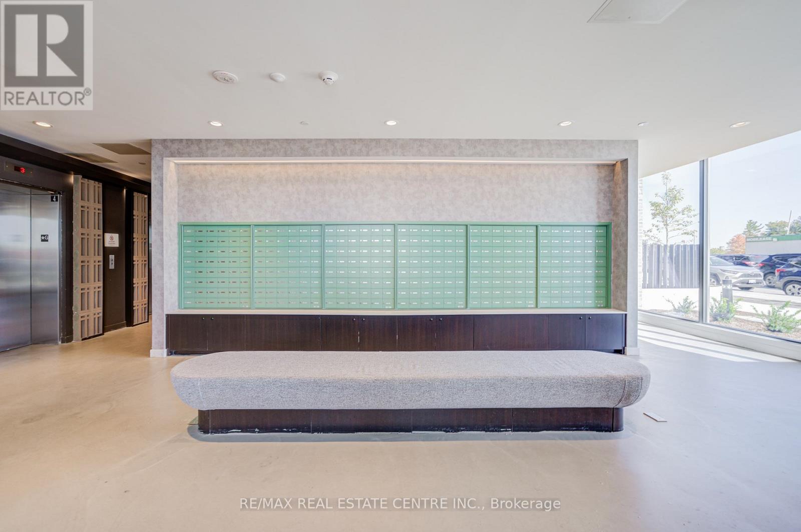 2204 - 474 CALDARI ROAD