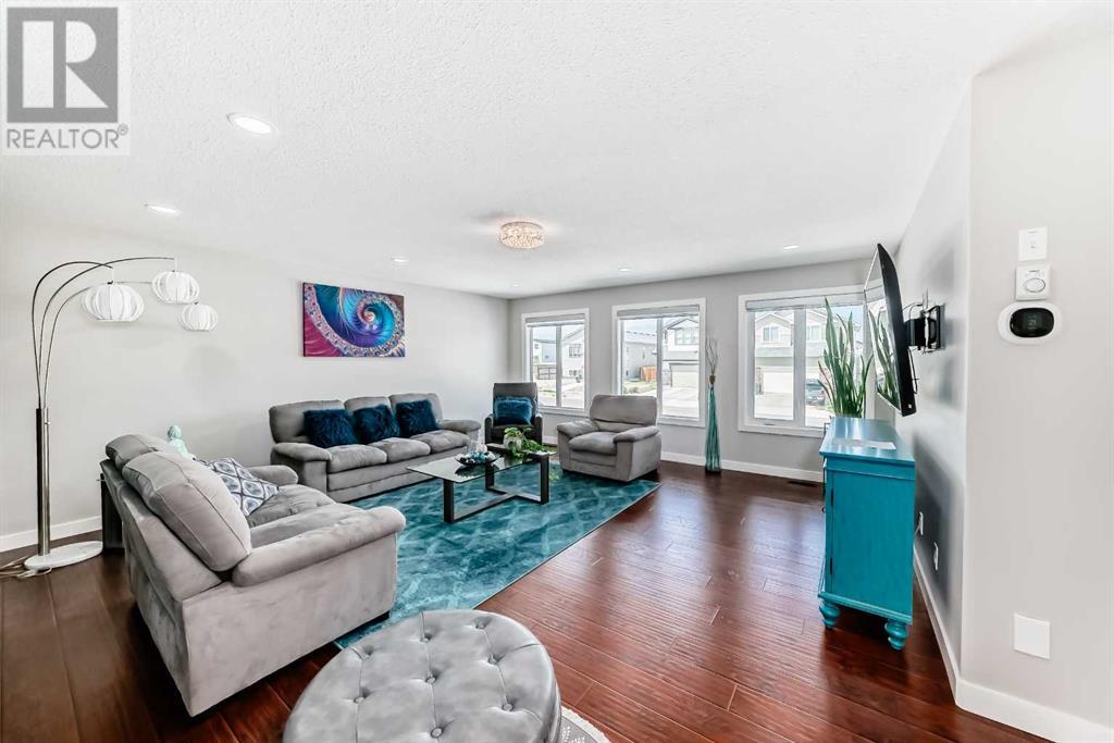636 Aquitania Boulevard W