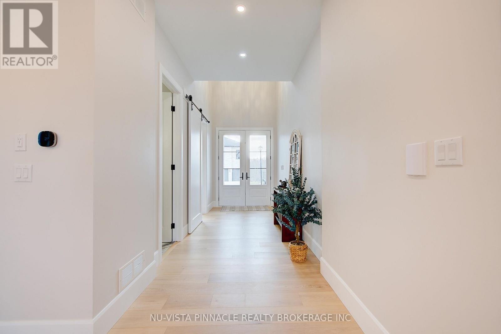 564 CREEKVIEW CHASE