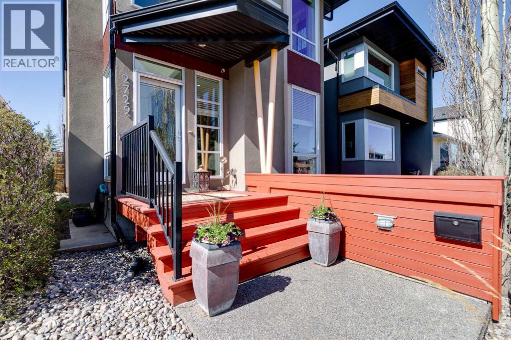 2729 Cochrane Road NW