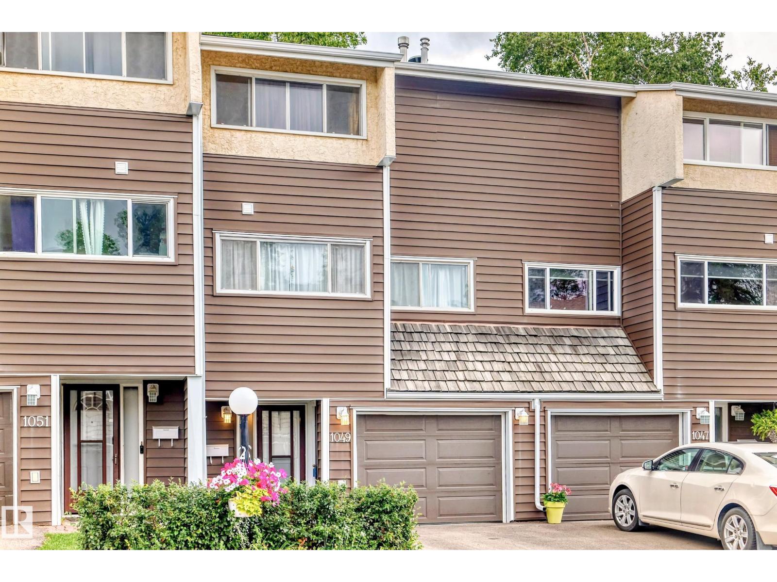 1049 MILLBOURNE RD E NW