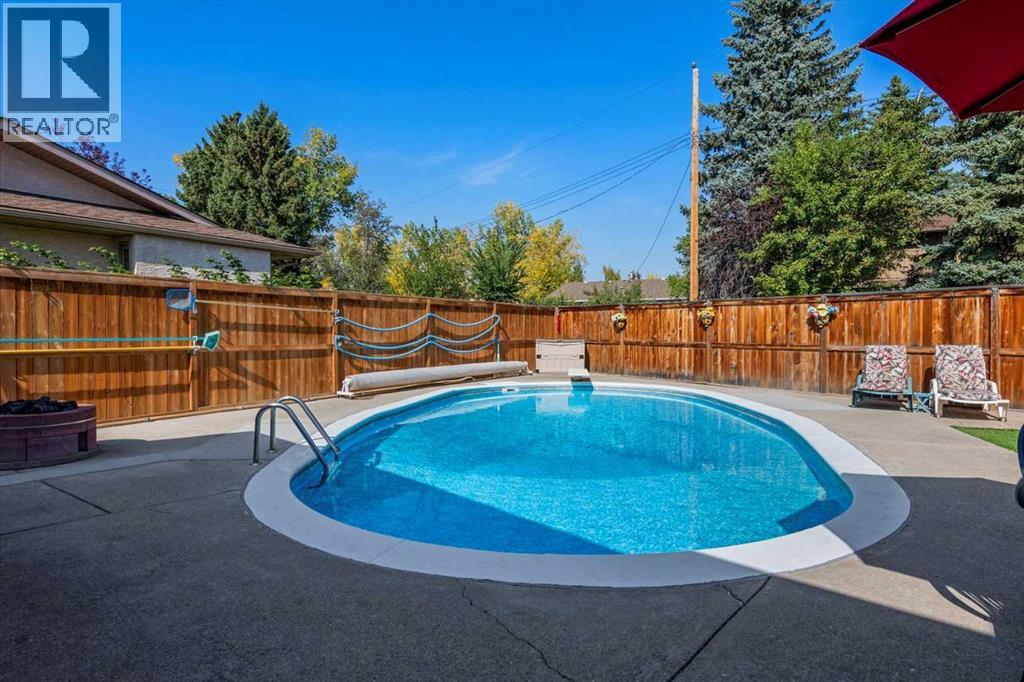 206 Lake Fraser Place SE