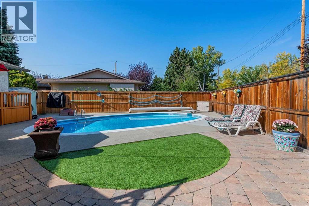 206 Lake Fraser Place SE