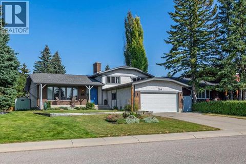 206 Lake Fraser Place SE Calgary AB T2J3T5