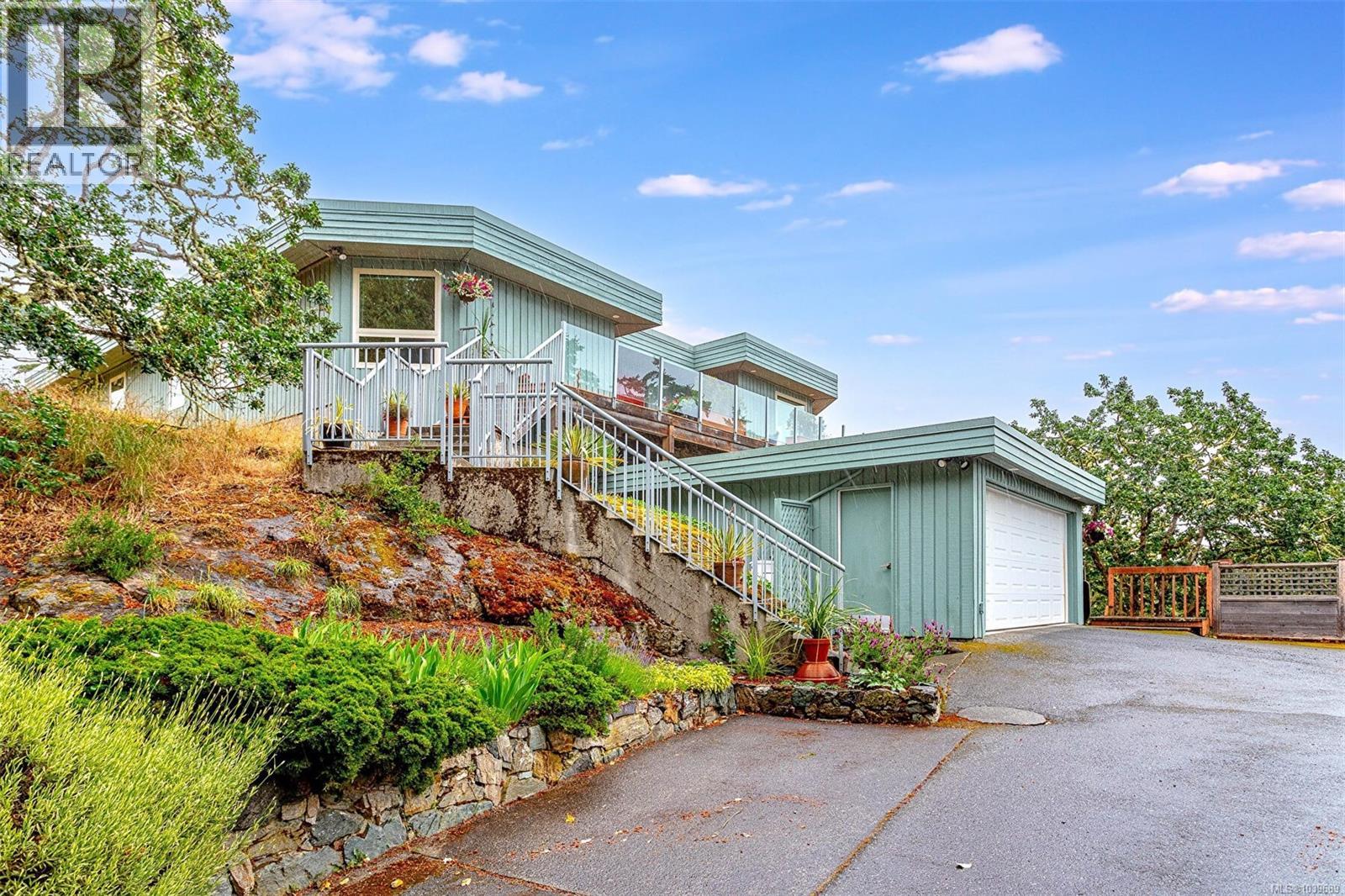 3853 Graceland Dr