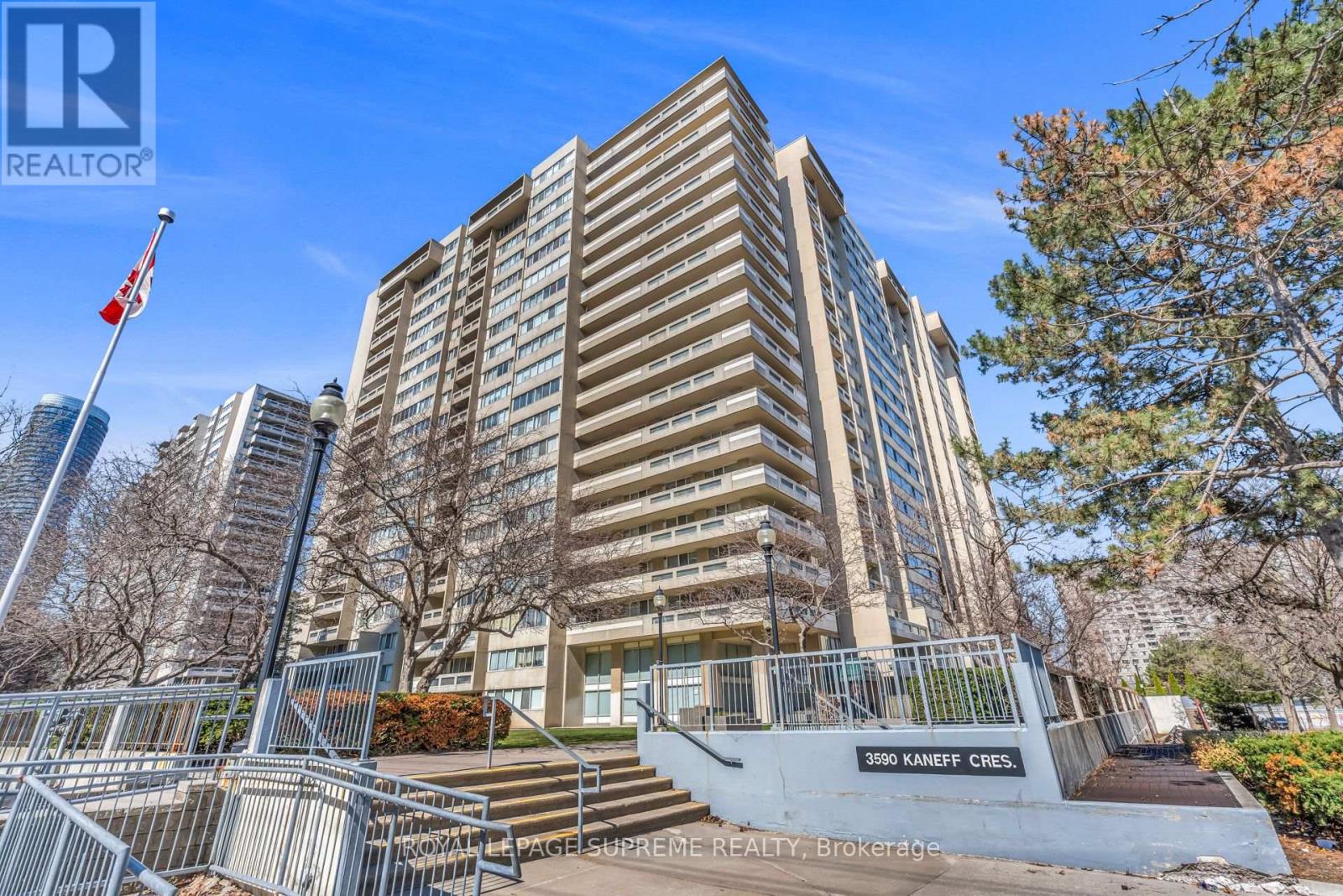 1907 - 3590 KANEFF CRESCENT