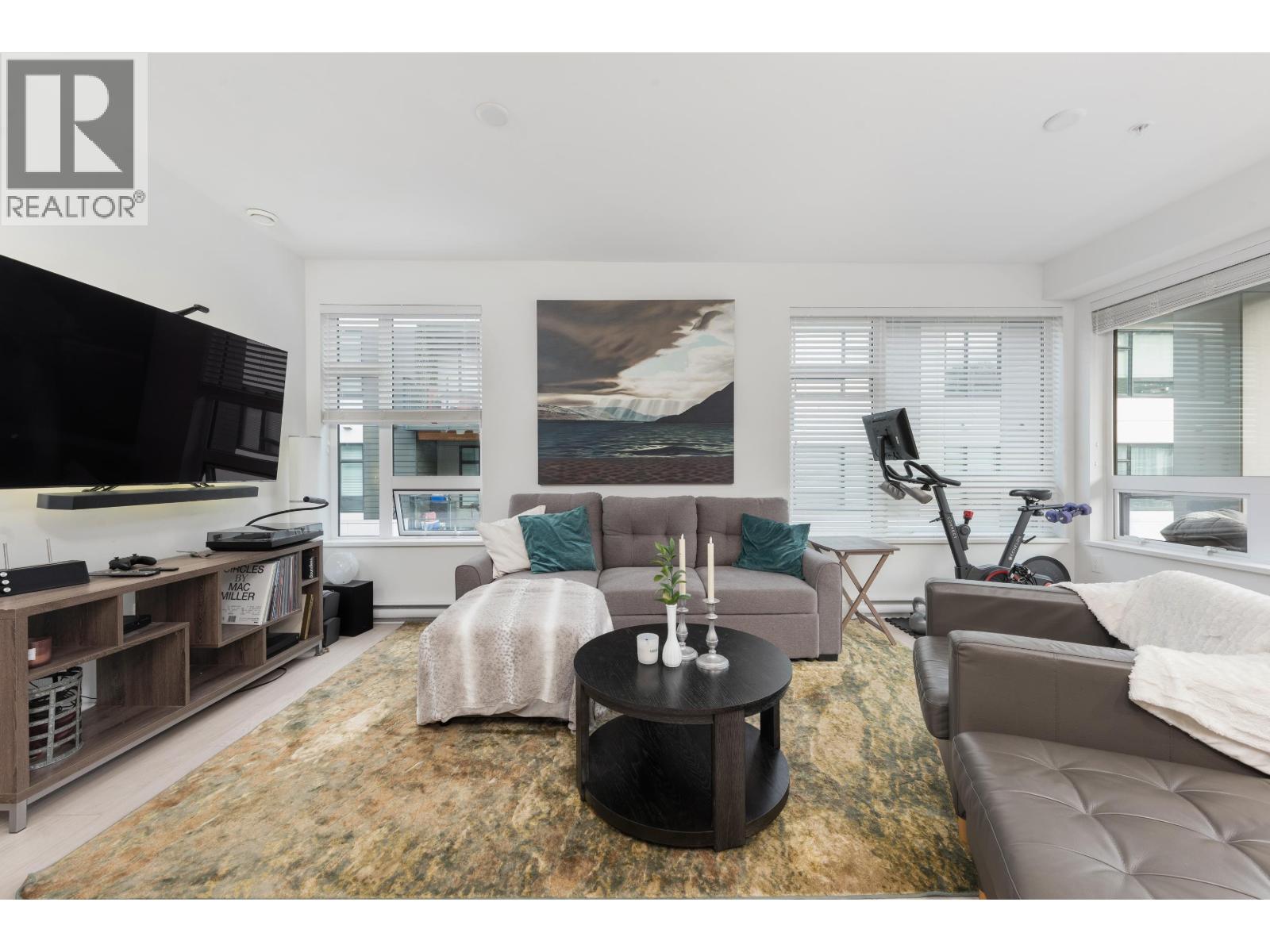 407 3018 ST. GEORGE STREET