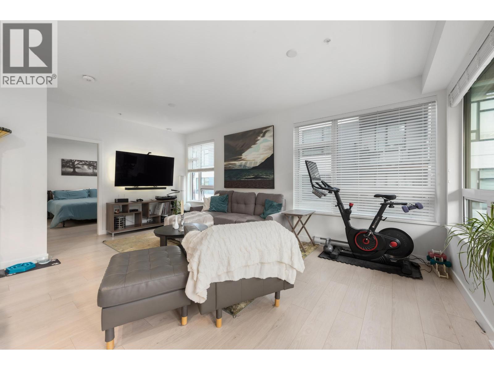 407 3018 ST. GEORGE STREET