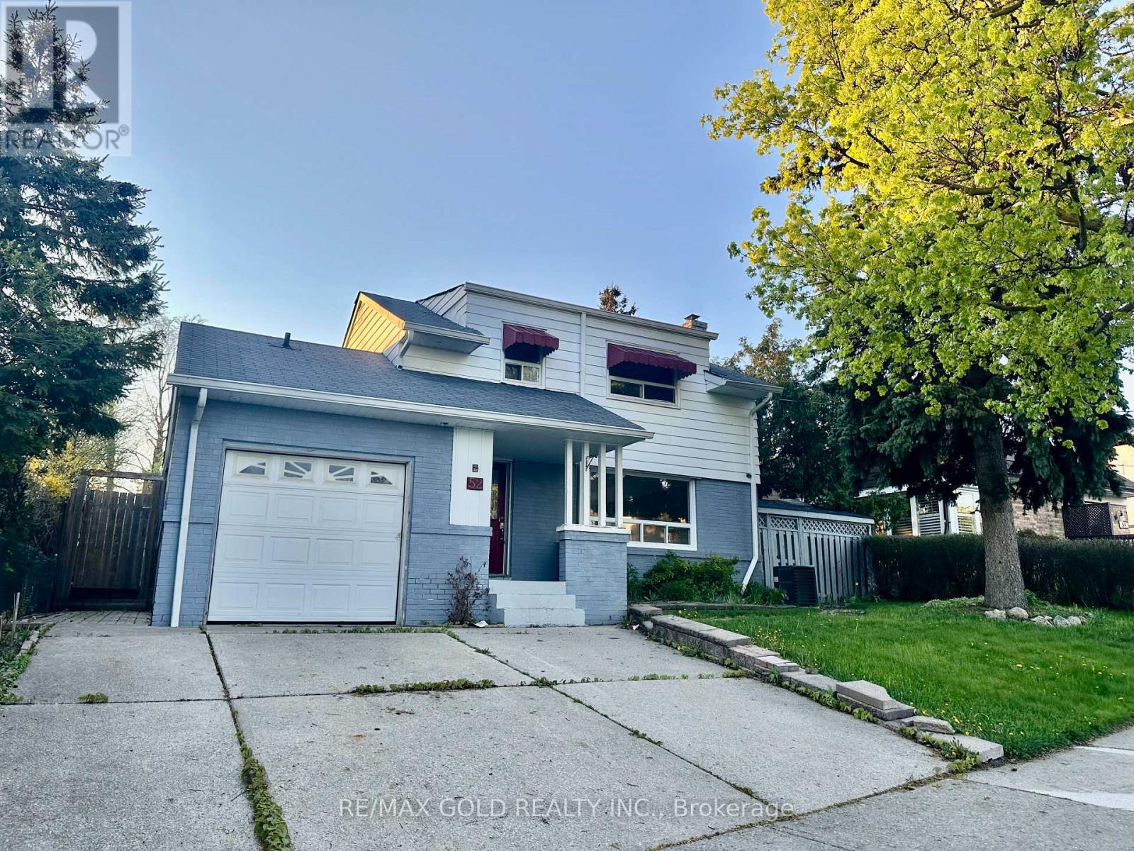 Photo 1 of 10 — 52 ELDOMAR AVENUE, Brampton (Brampton East), ON L6W3N7