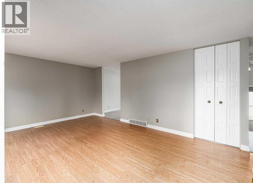 115 Ogden Way SE