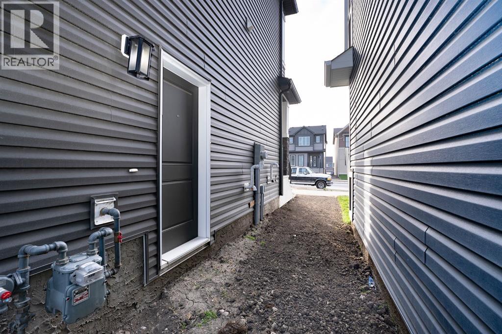 522 Lucas Boulevard NW