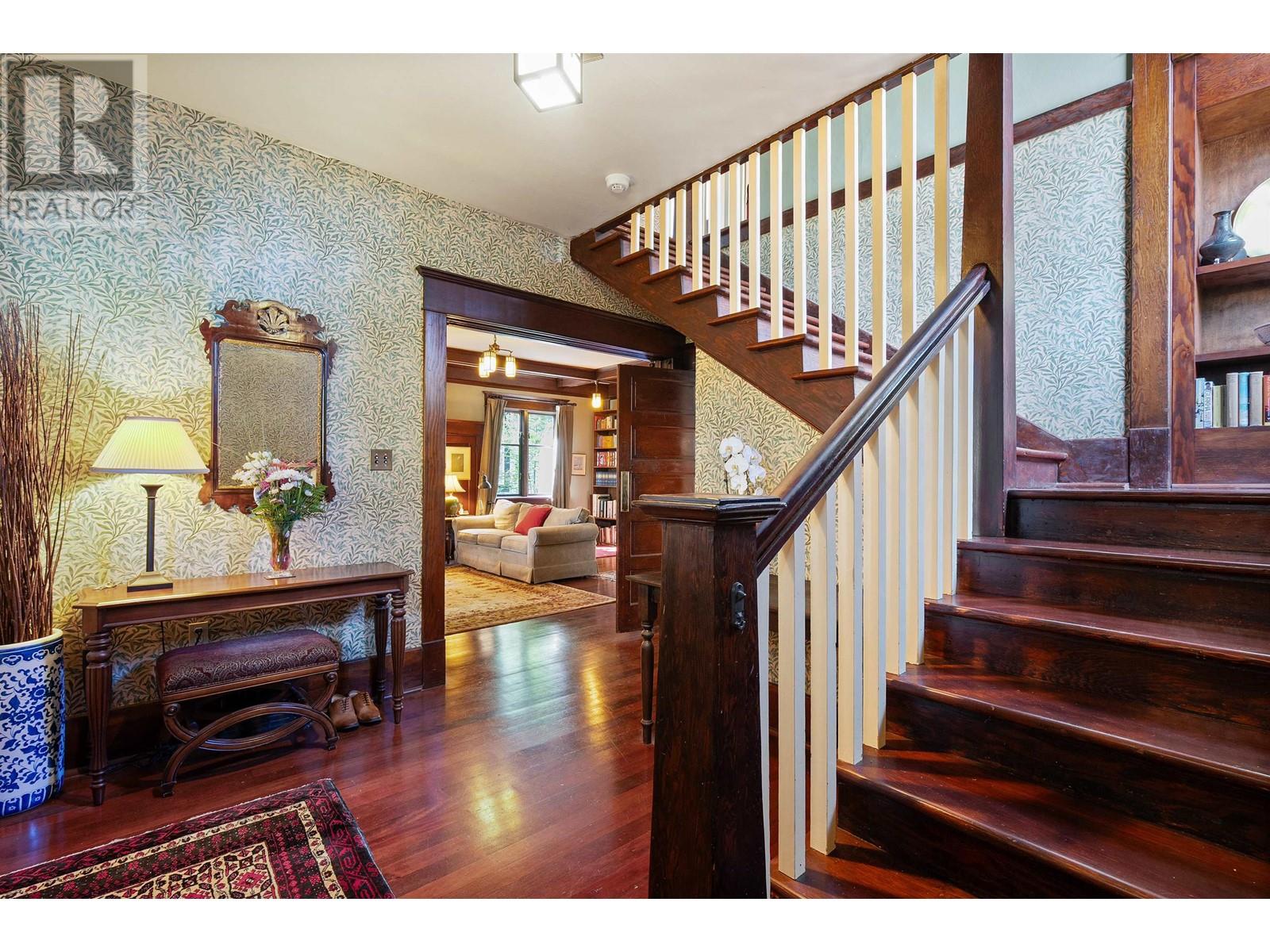 1105 PARK DRIVE