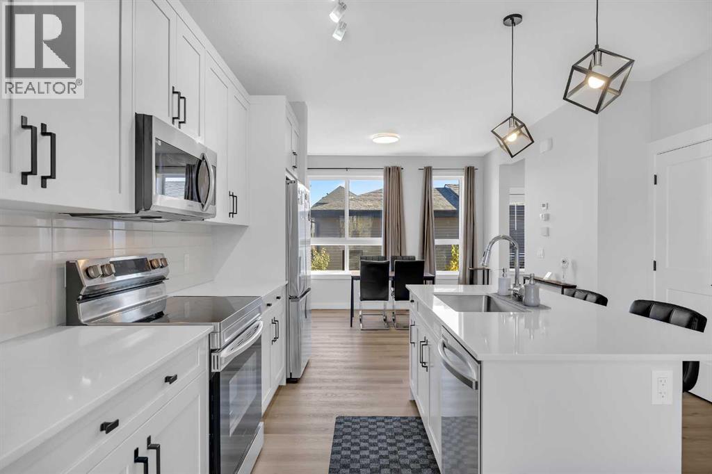 32 Silverton Glen Green SW