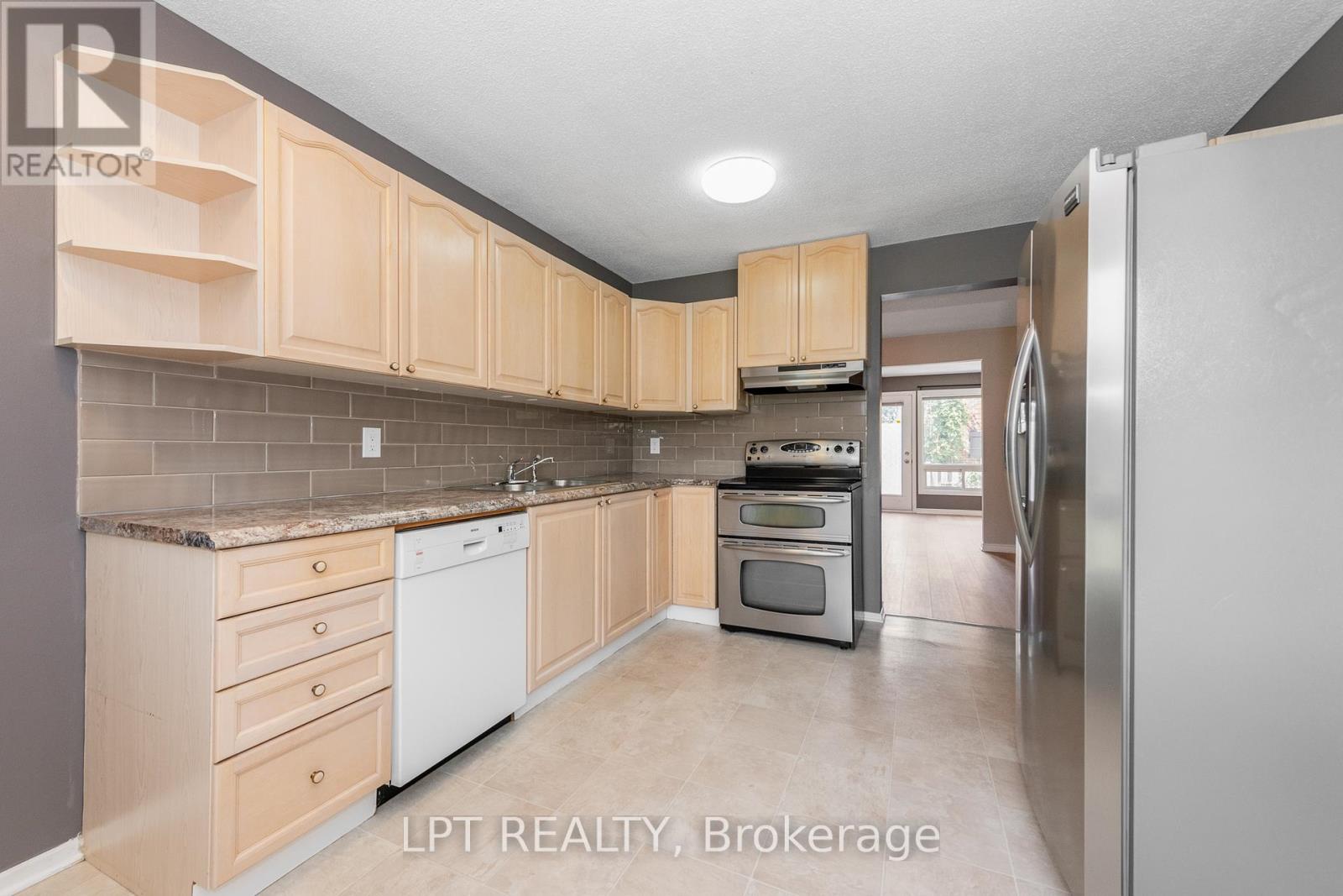2286 COTTERS CRESCENT