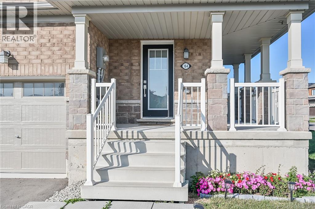 164 MACLACHLAN Avenue