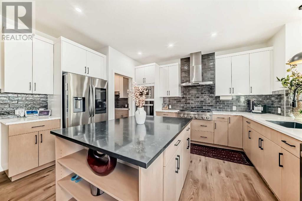 116 Ambleside Crescent NW