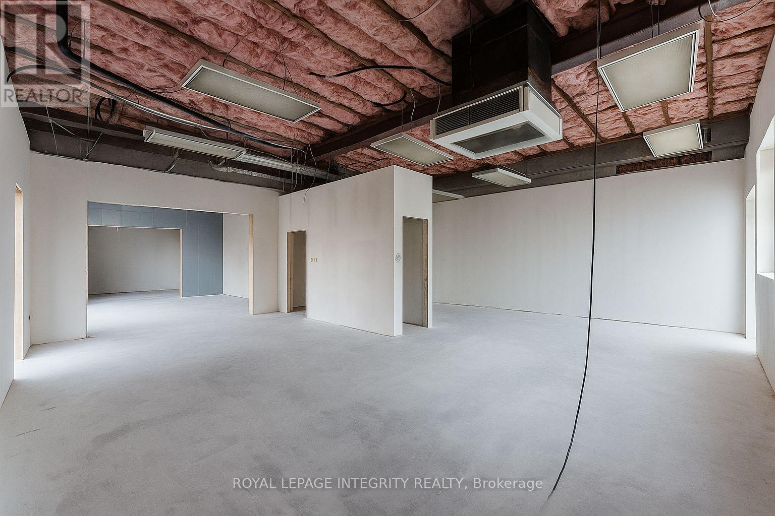 UNIT 3 - 104 ELGIN STREET W