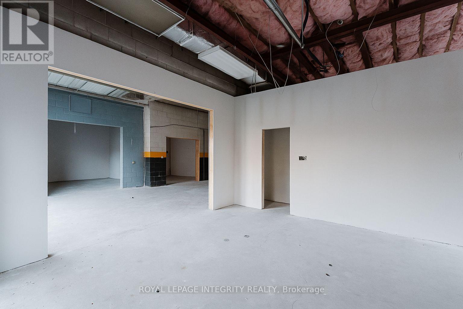 UNIT 3 - 104 ELGIN STREET W