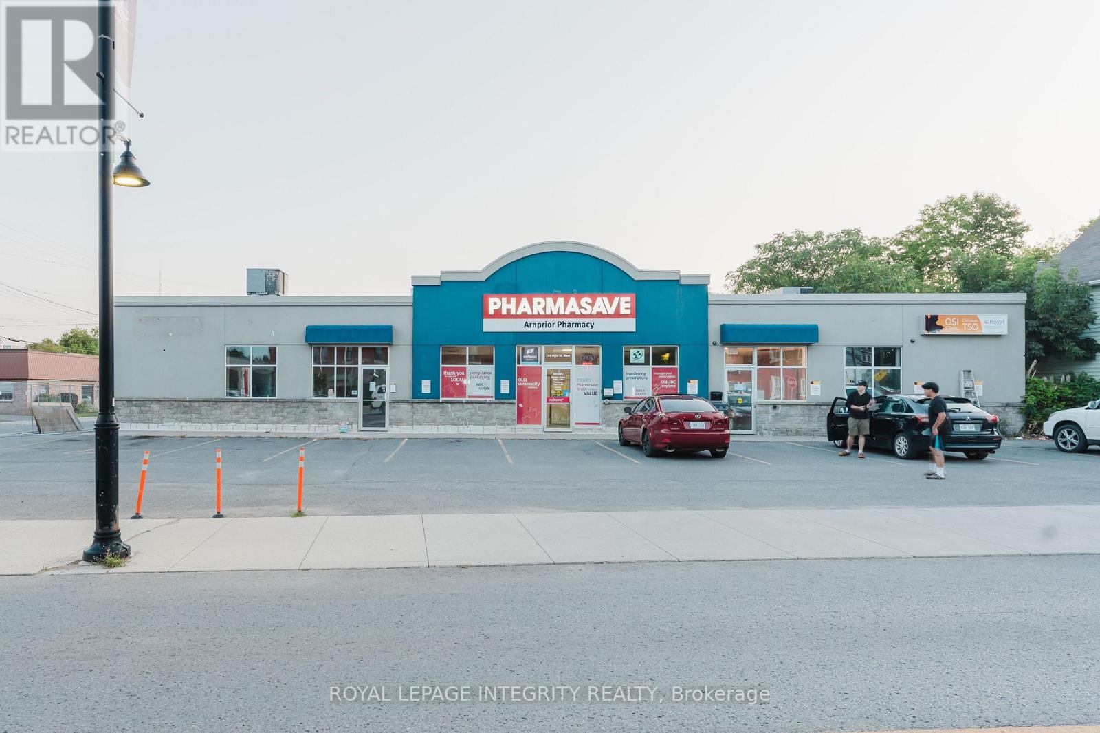 UNIT 3 - 104 ELGIN STREET W