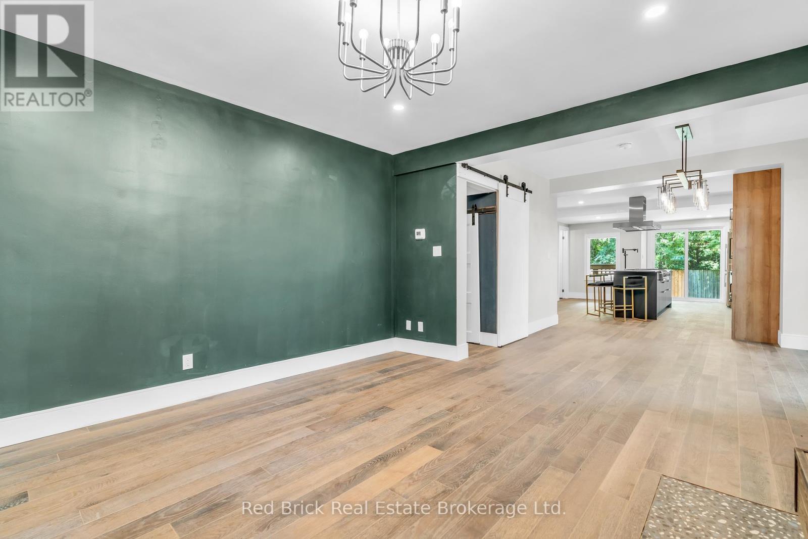 15 CLEARVIEW STREET