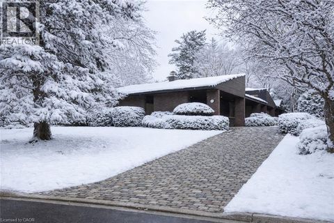 1168 CAREY Road Oakville ON L6J2E4