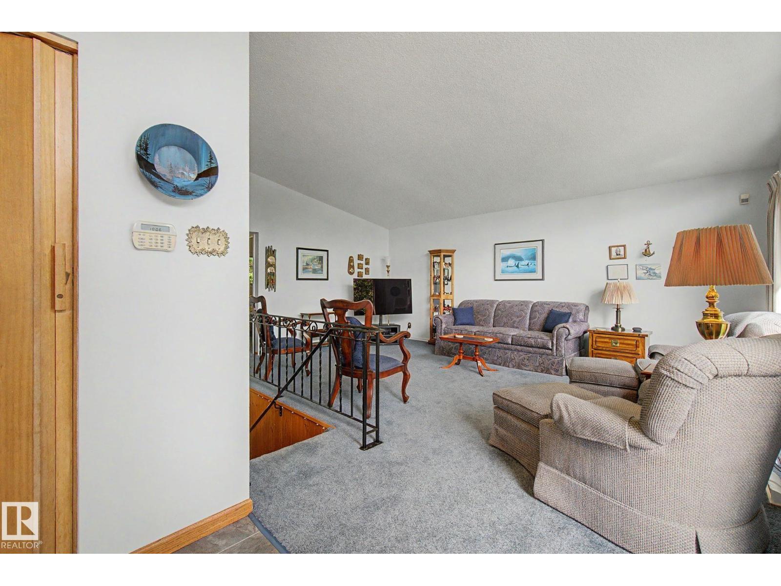 8706 162 ST NW