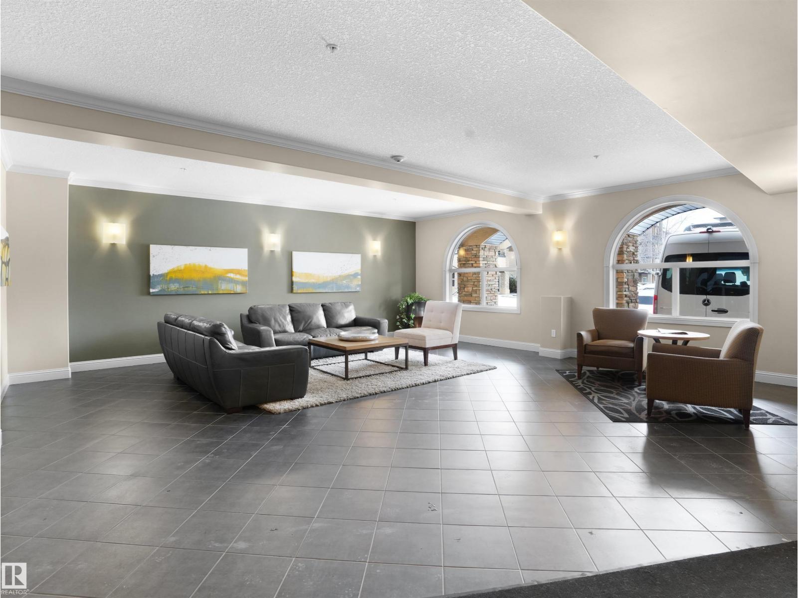 #402 14604 125 ST NW