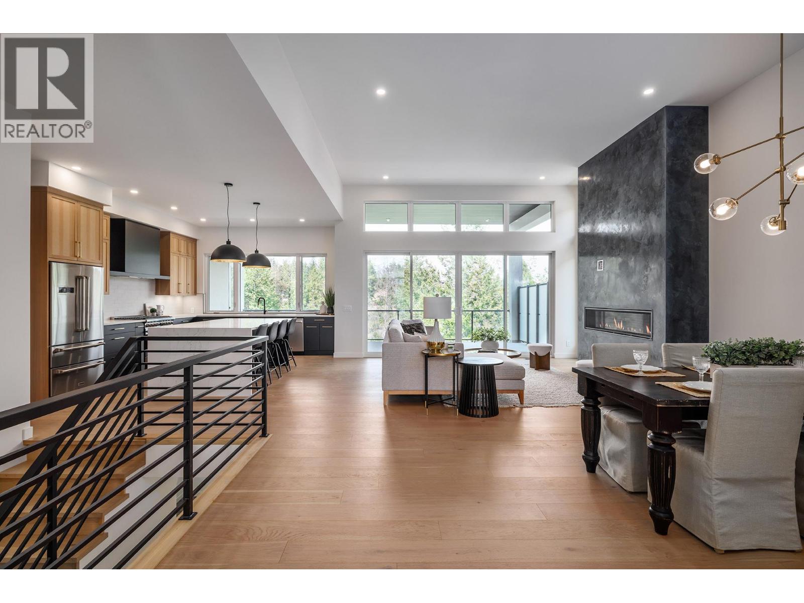 10274 Beacon Hill Drive