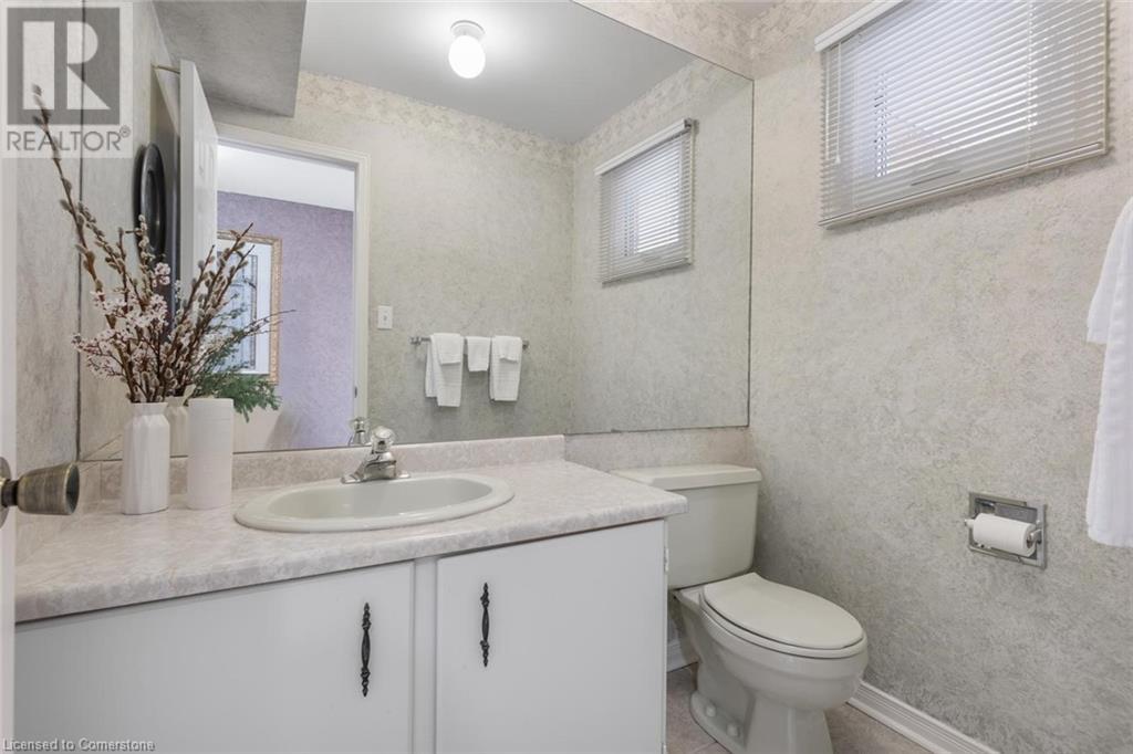 4043 TRAPPER Crescent